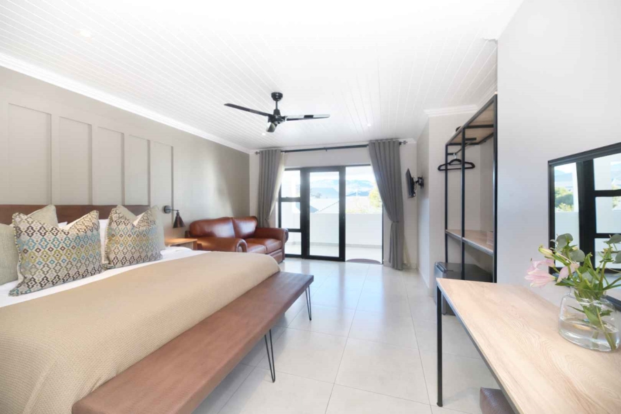 9 Bedroom Property for Sale in Westcliff Western Cape